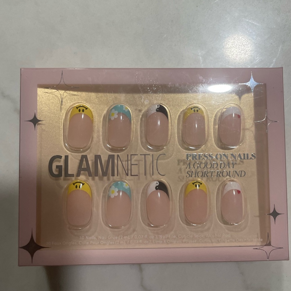 Glamnetic a good day press on nails brand new never opened